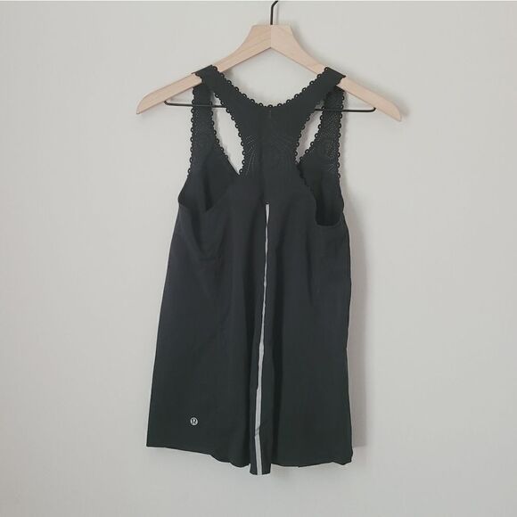 Lululemon Run a Marathon Singlet in Black - Picture 7 of 8